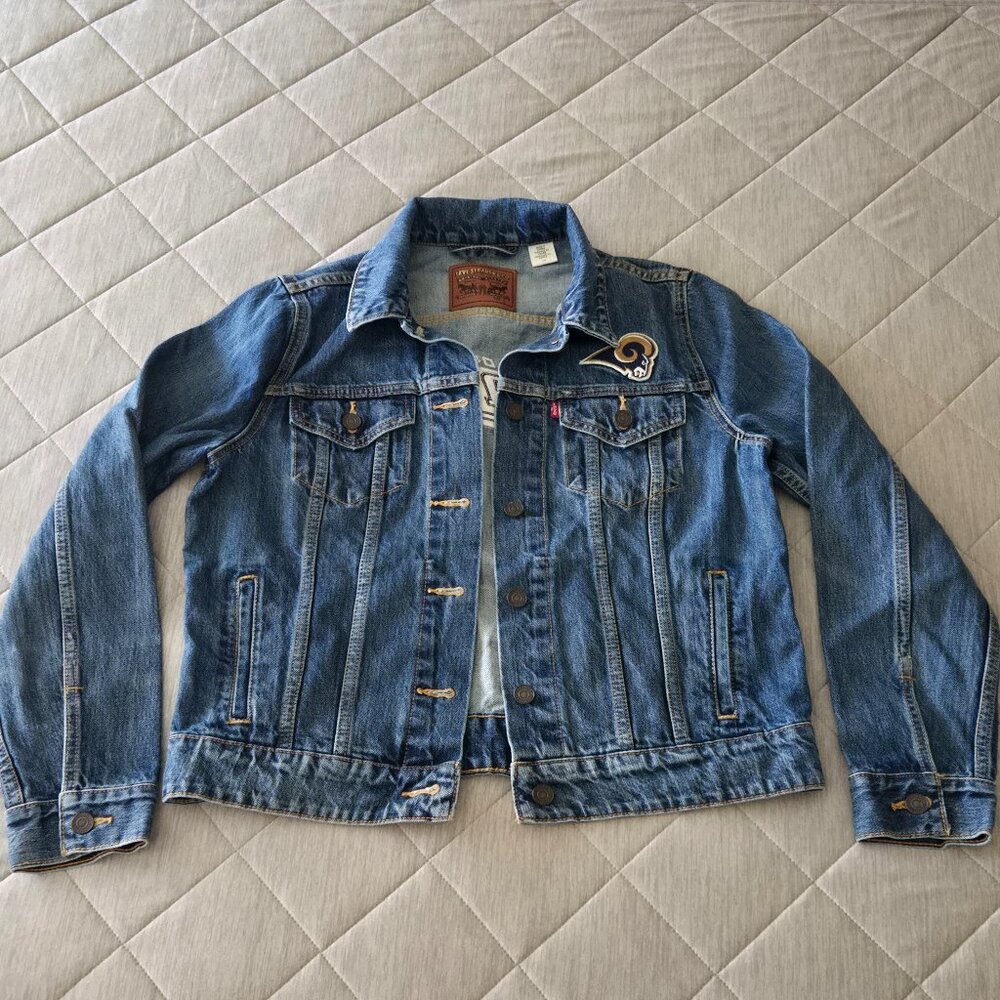 Levi's Original Trucker Blue Denim Jacket NFL Los Angeles Rams Women's Large